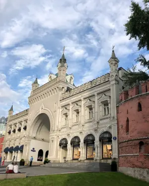 МОСКВА ИВАНА ГРОЗНОГО Манежная площадь, у памятника Маршалу Жукову