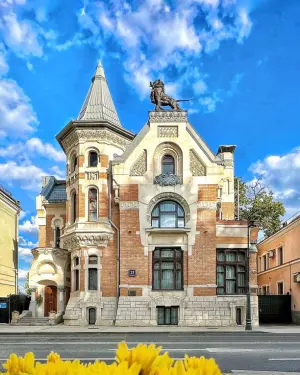 ОСТОЖЕНКА с Еленой Дворянцевой у станции метро «Арбатская»