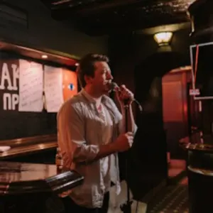 Самая красивая девушка в городе The Hat Bar Moscow