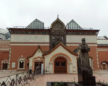 Замоскворечье: архитектура по-русски у метро «Третьяковская»